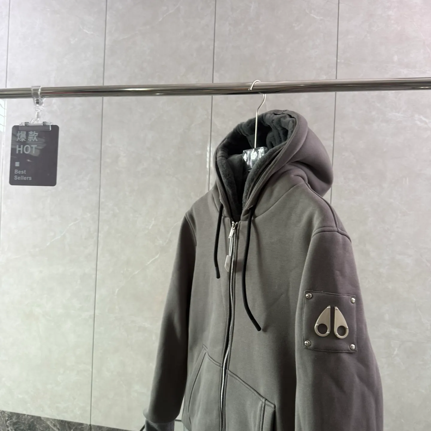 （ ） Moose Knuckles SS 23 、 ， ， ， 🍃 ， ， ， ☁️ ！ ♾️ ： ， Premium ， Authentic ！ Size：S-XXL